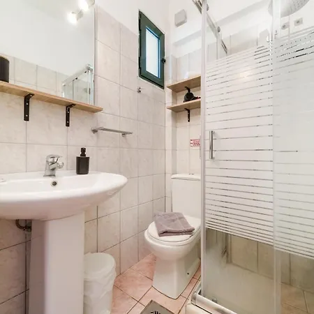 Giannatos Studios- Isabella Apartment