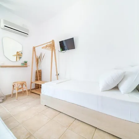 Giannatos Studios- Isabella Apartman Pórosz